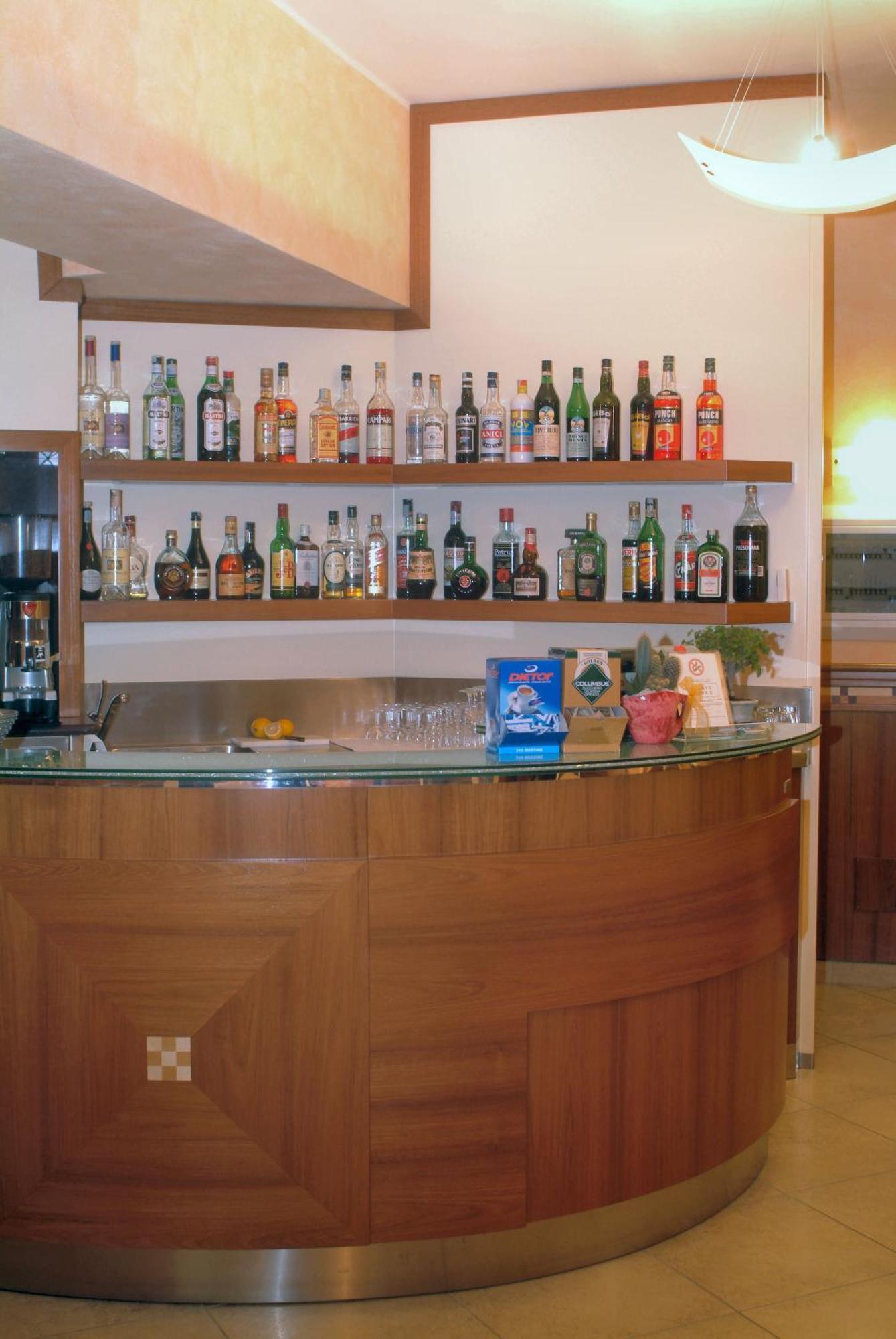 Hotel Sole Кастьоне-делла-Презолана Экстерьер фото